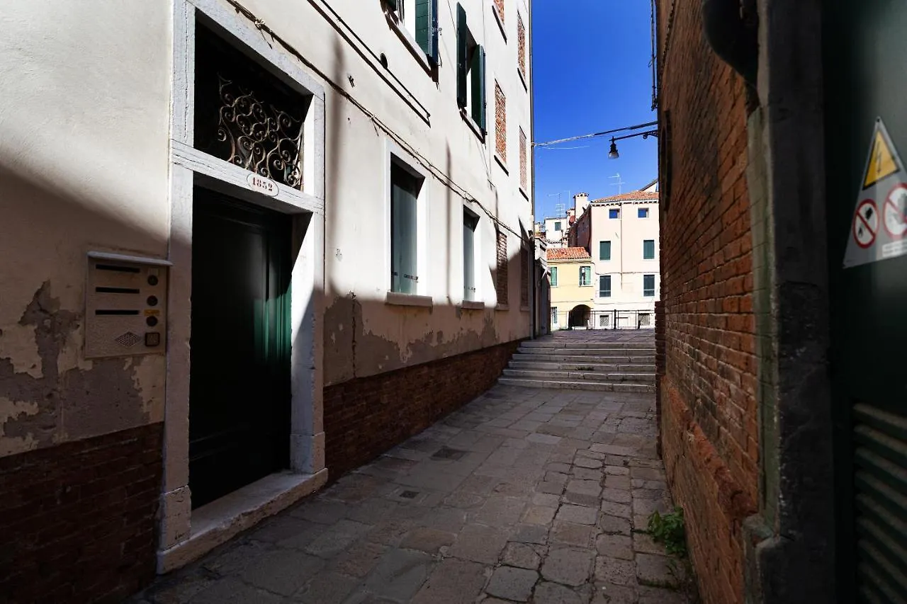 Ricco Di Comfort, Grande, Luminoso E Comodo Venecia Apartamento